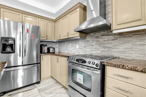 71 Plum Tree Circle Markham ON L6C 1V9