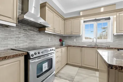 71 Plum Tree Circle Markham ON L6C 1V9