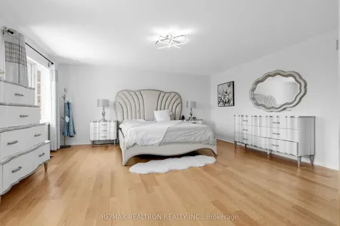 71 Plum Tree Circle Markham ON L6C 1V9
