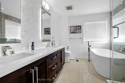 71 Plum Tree Circle Markham ON L6C 1V9