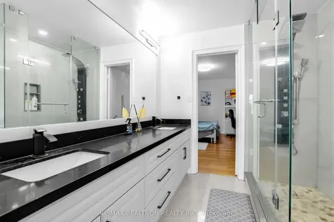 71 Plum Tree Circle Markham ON L6C 1V9