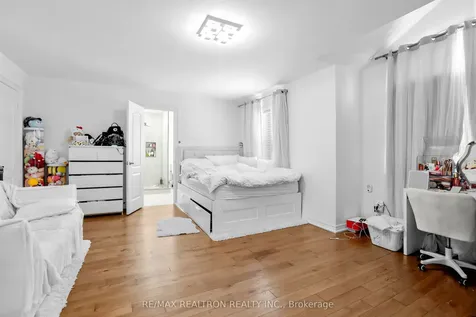 71 Plum Tree Circle Markham ON L6C 1V9