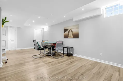 71 Plum Tree Circle Markham ON L6C 1V9