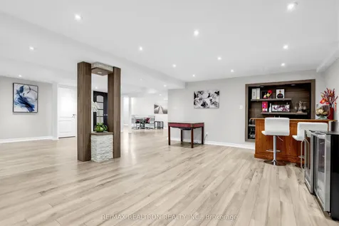 71 Plum Tree Circle Markham ON L6C 1V9