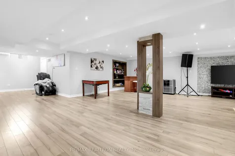 71 Plum Tree Circle Markham ON L6C 1V9
