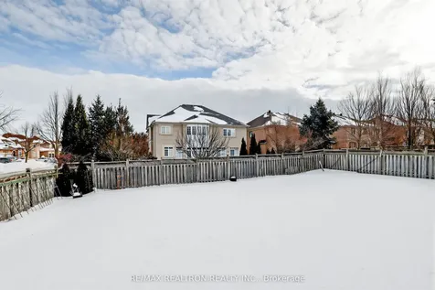 71 Plum Tree Circle Markham ON L6C 1V9
