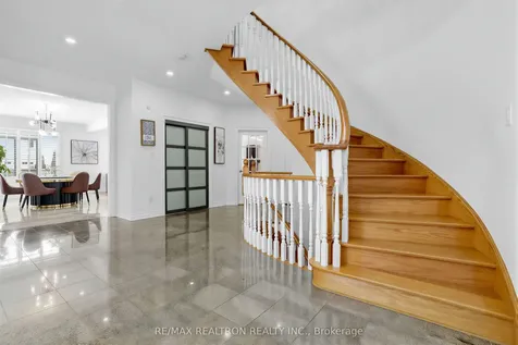 71 Plum Tree Circle Markham ON L6C 1V9