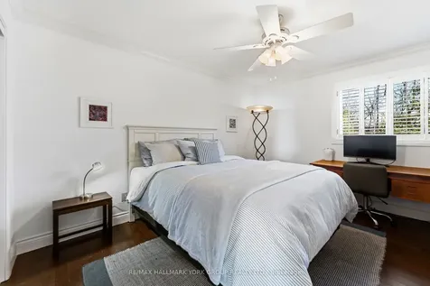 281 Hedge Road Georgina ON L0E 1R0