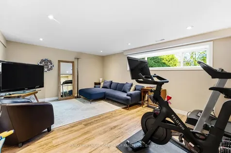 281 Hedge Road Georgina ON L0E 1R0