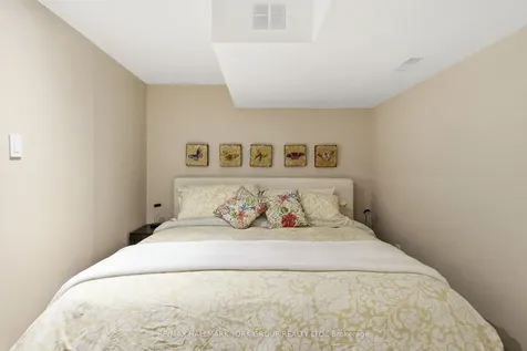 281 Hedge Road Georgina ON L0E 1R0