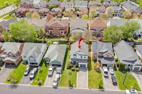 19 Silverstone Crescent Georgina ON L4P 4A5