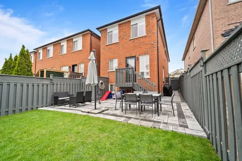 104 Northway Avenue Whitchurch-stouffville ON L4A 0T7