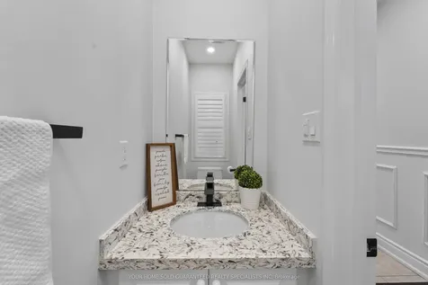 104 Northway Avenue Whitchurch-stouffville ON L4A 0T7