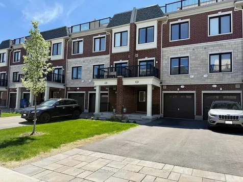136 Covington Crescent Whitchurch-stouffville ON L4A 4W8