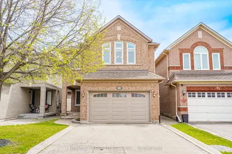 39 Sylwood Crescent Vaughan ON L6A 2R2