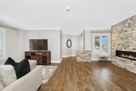 39 Sylwood Crescent Vaughan ON L6A 2R2