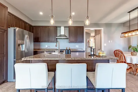 72 Wagner Crescent Essa ON L3W 0R7