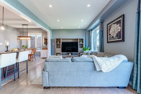 72 Wagner Crescent Essa ON L3W 0R7