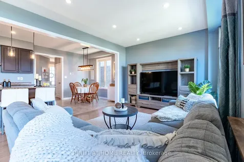 72 Wagner Crescent Essa ON L3W 0R7