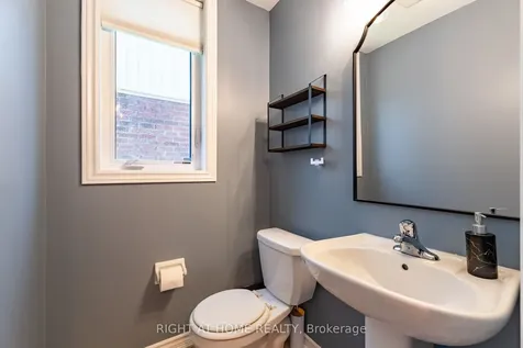 72 Wagner Crescent Essa ON L3W 0R7