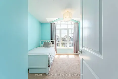 72 Wagner Crescent Essa ON L3W 0R7