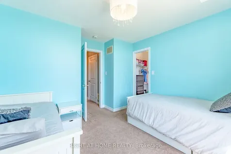 72 Wagner Crescent Essa ON L3W 0R7
