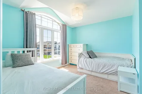 72 Wagner Crescent Essa ON L3W 0R7