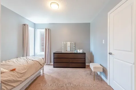 72 Wagner Crescent Essa ON L3W 0R7