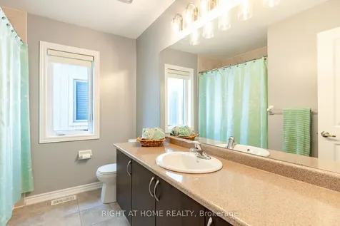 72 Wagner Crescent Essa ON L3W 0R7