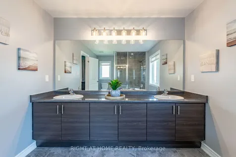 72 Wagner Crescent Essa ON L3W 0R7