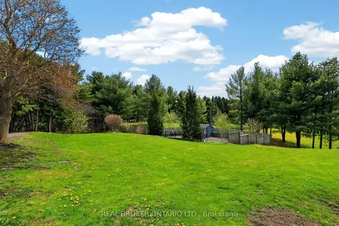 26 Orchard Court East Gwillimbury ON L0G 1M0