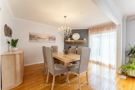 52 Lavron Court Markham ON L3S 2P1