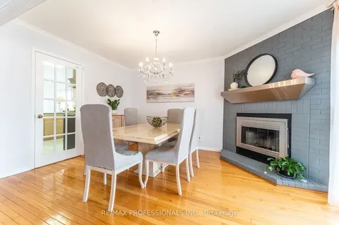 52 Lavron Court Markham ON L3S 2P1