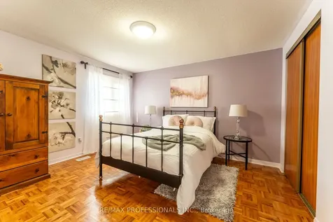 52 Lavron Court Markham ON L3S 2P1