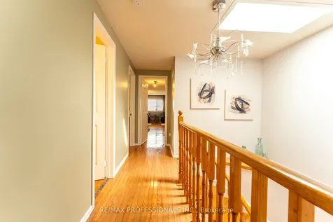 52 Lavron Court Markham ON L3S 2P1