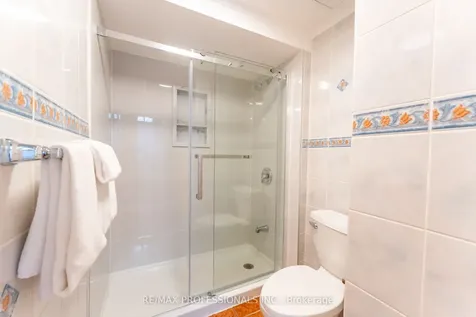 52 Lavron Court Markham ON L3S 2P1