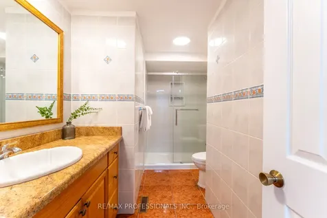 52 Lavron Court Markham ON L3S 2P1