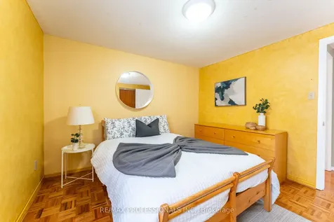 52 Lavron Court Markham ON L3S 2P1