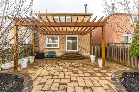 52 Lavron Court Markham ON L3S 2P1