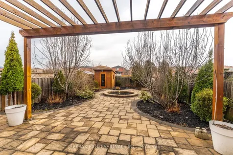 52 Lavron Court Markham ON L3S 2P1