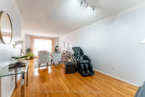 52 Lavron Court Markham ON L3S 2P1