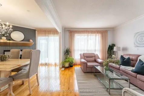 52 Lavron Court Markham ON L3S 2P1