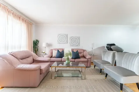 52 Lavron Court Markham ON L3S 2P1