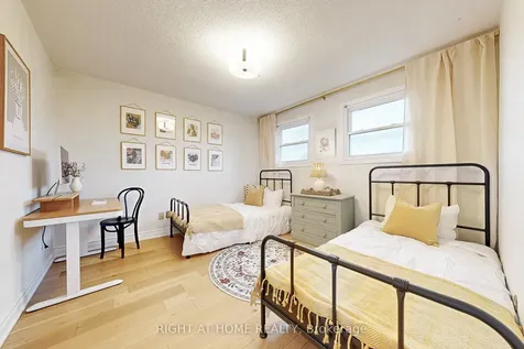 24 Cummings Court Markham ON L3T 6S3