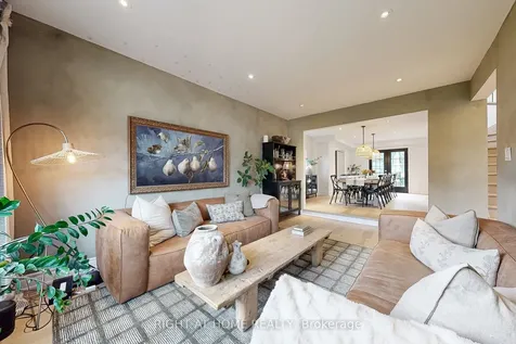 24 Cummings Court Markham ON L3T 6S3
