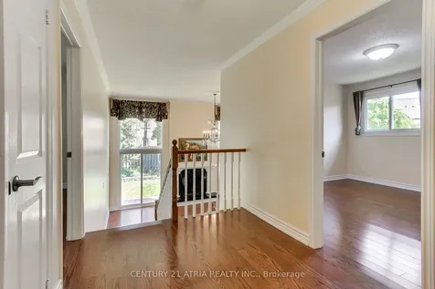 10 Laurwood Court Aurora ON L4G 5C2