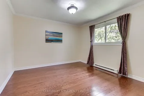 10 Laurwood Court Aurora ON L4G 5C2