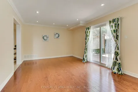 10 Laurwood Court Aurora ON L4G 5C2
