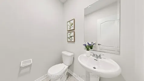 39 Collier Crescent Markham ON L6E 0E7