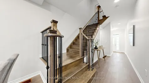 39 Collier Crescent Markham ON L6E 0E7